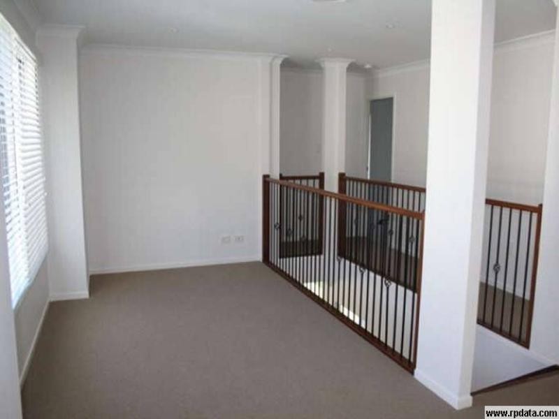 8 Glider Close, Wakerley QLD 4154