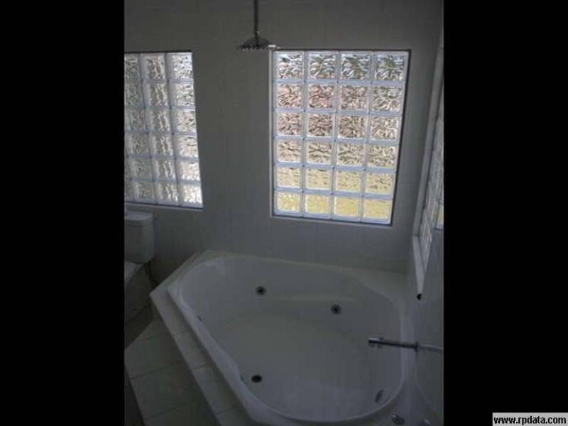 8 Glider Close, Wakerley QLD 4154