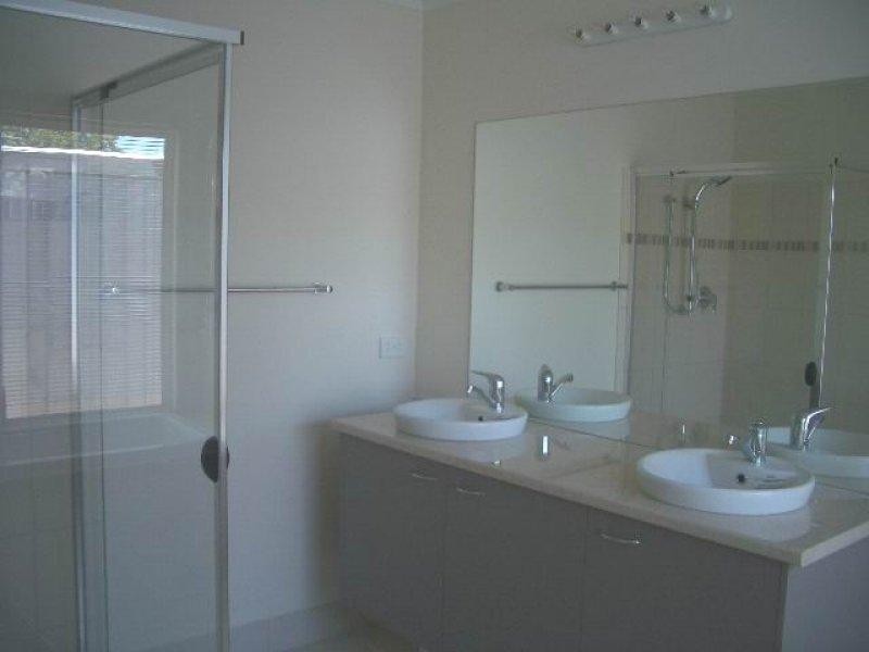 48 Foch Street, Wynnum West QLD 4178