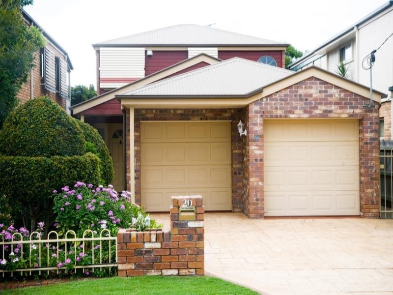 20 Stewart Parade, Manly QLD 4179