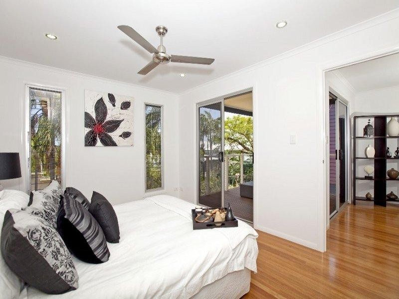 102 Gordon Parade, Manly QLD 4179