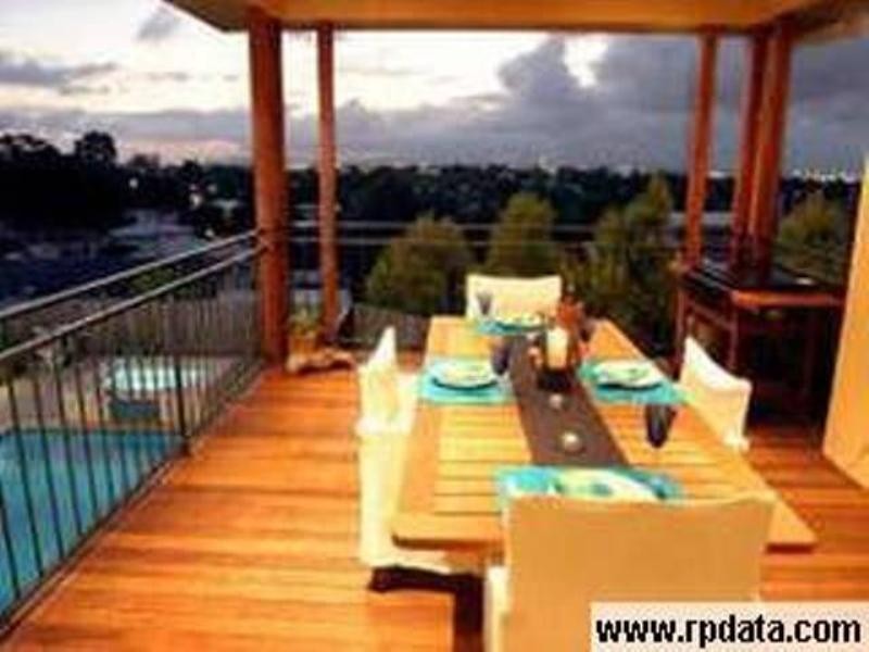 20 Banoon Drive, Wynnum QLD 4178