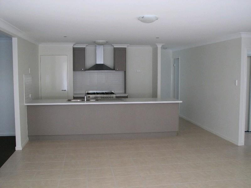1 Dundee Crescent, Wakerley QLD 4154