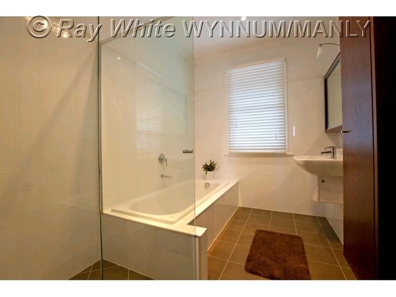 36 Pine Street, Wynnum QLD 4178