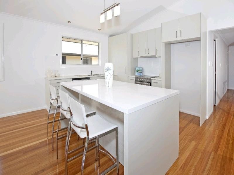 102 Gordon Parade, Manly QLD 4179