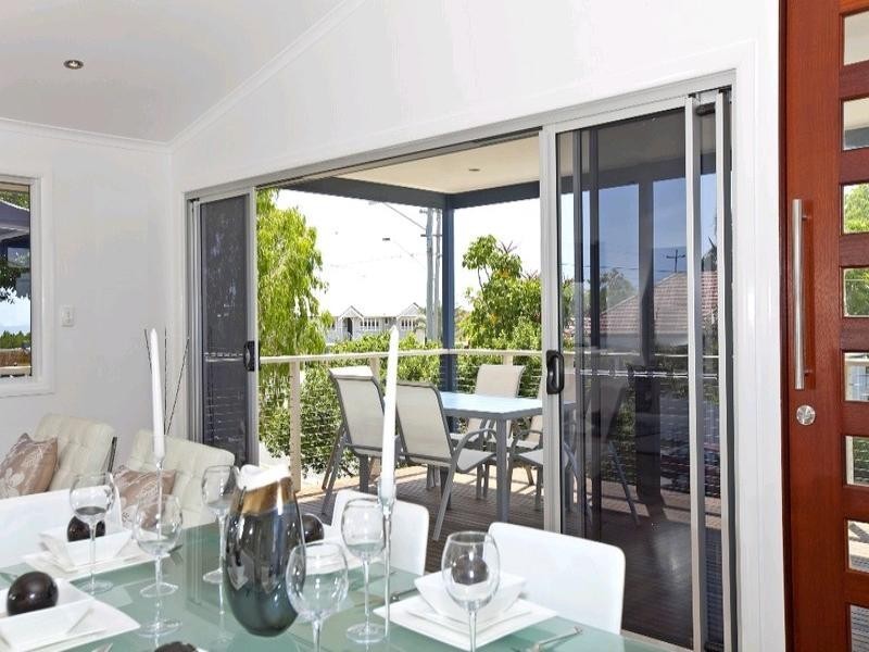 102 Gordon Parade, Manly QLD 4179