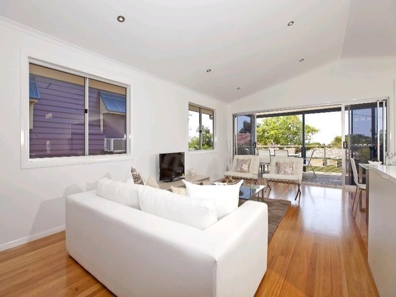 102 Gordon Parade, Manly QLD 4179