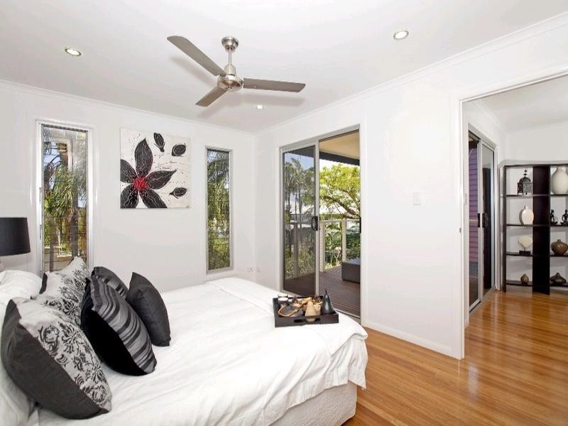 102 Gordon Parade, Manly QLD 4179