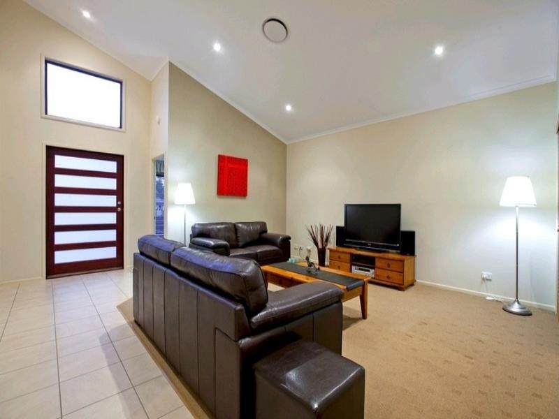 16 Baychester Place, Wakerley QLD 4154