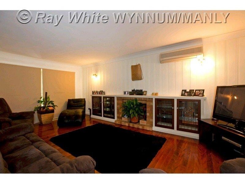 8 Glenshiel Street, Wynnum West QLD 4178