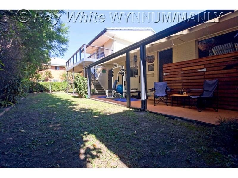 8 Glenshiel Street, Wynnum West QLD 4178