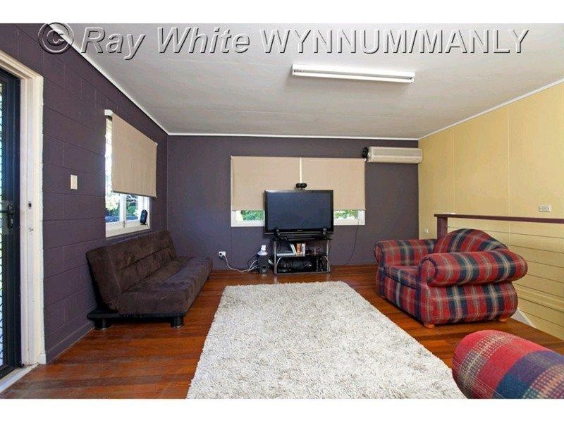 8 Glenshiel Street, Wynnum West QLD 4178