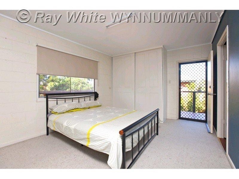 8 Glenshiel Street, Wynnum West QLD 4178