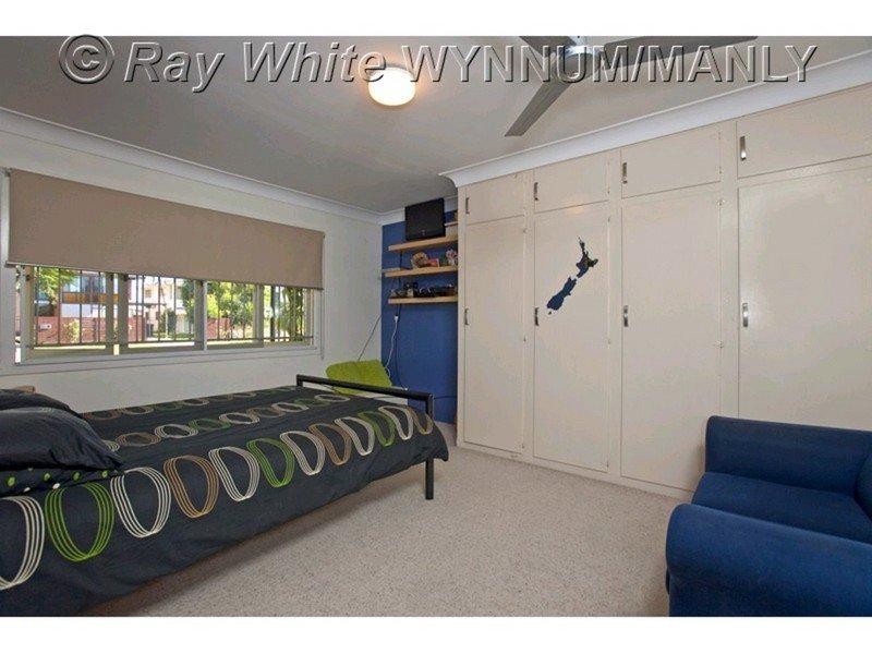 8 Glenshiel Street, Wynnum West QLD 4178