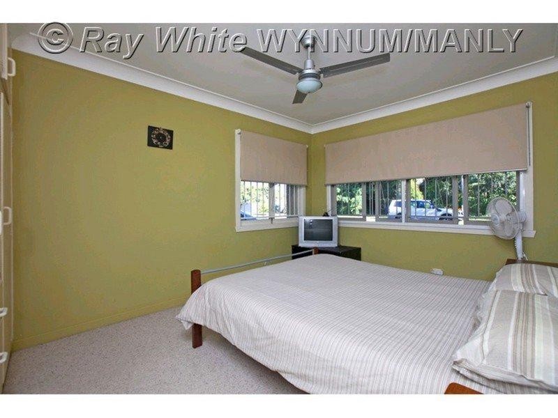 8 Glenshiel Street, Wynnum West QLD 4178