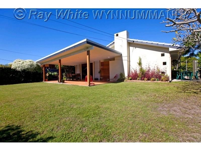 8 Glenshiel Street, Wynnum West QLD 4178
