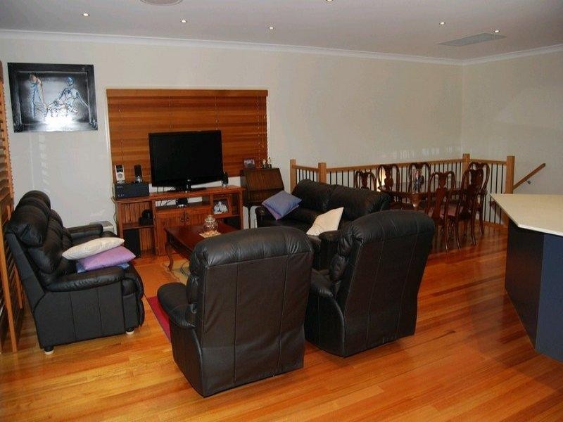 27 Davidson Street, Wynnum QLD 4178