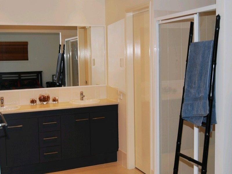 27 Davidson Street, Wynnum QLD 4178