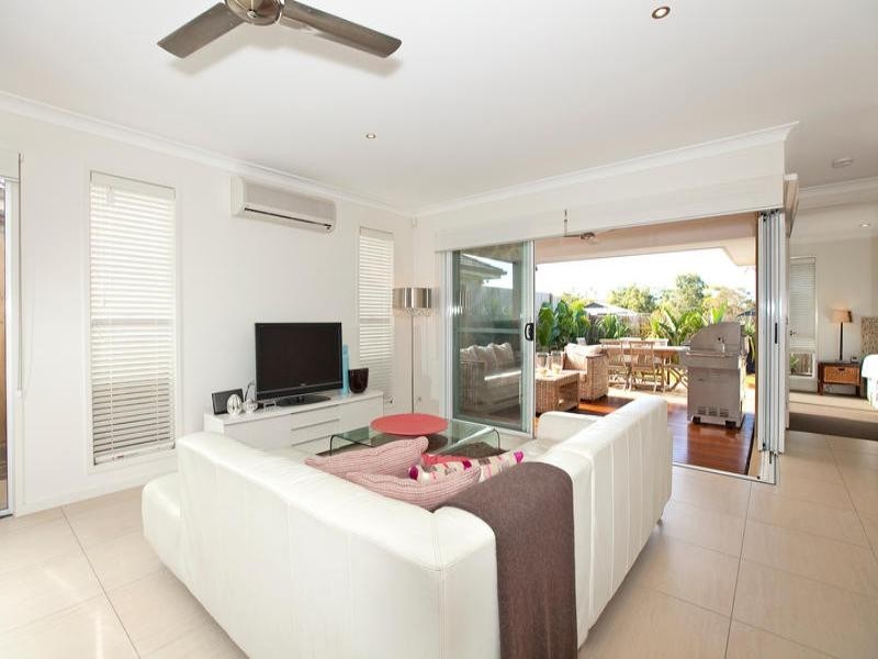 17 Bailey Street, Wakerley QLD 4154