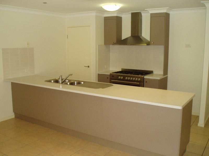 1 Dundee Crescent, Wakerley QLD 4154