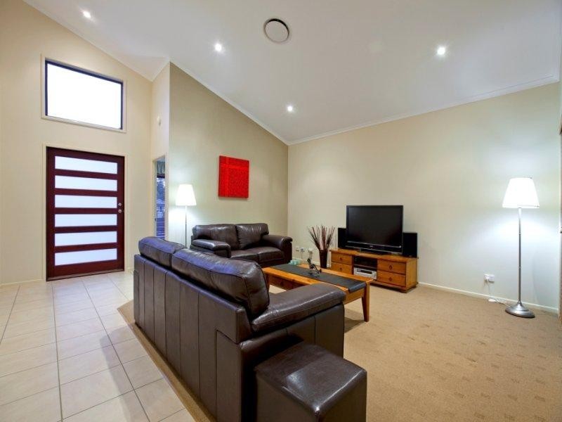 16 Baychester, Wakerley QLD 4154