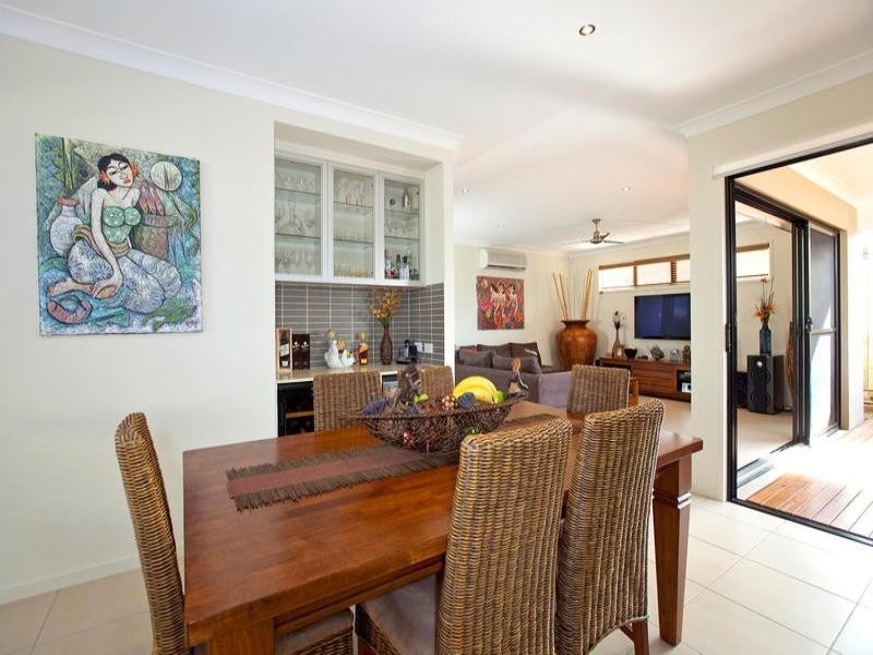 15 Bailey Street, Wakerley QLD 4154