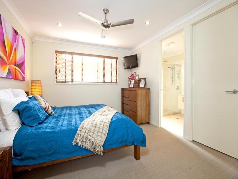 15 Bailey Street, Wakerley QLD 4154