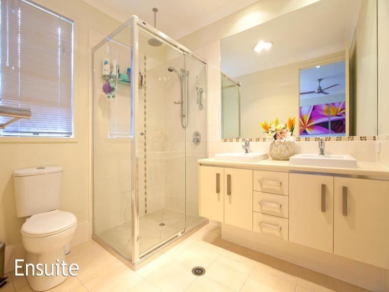 15 Bailey Street, Wakerley QLD 4154