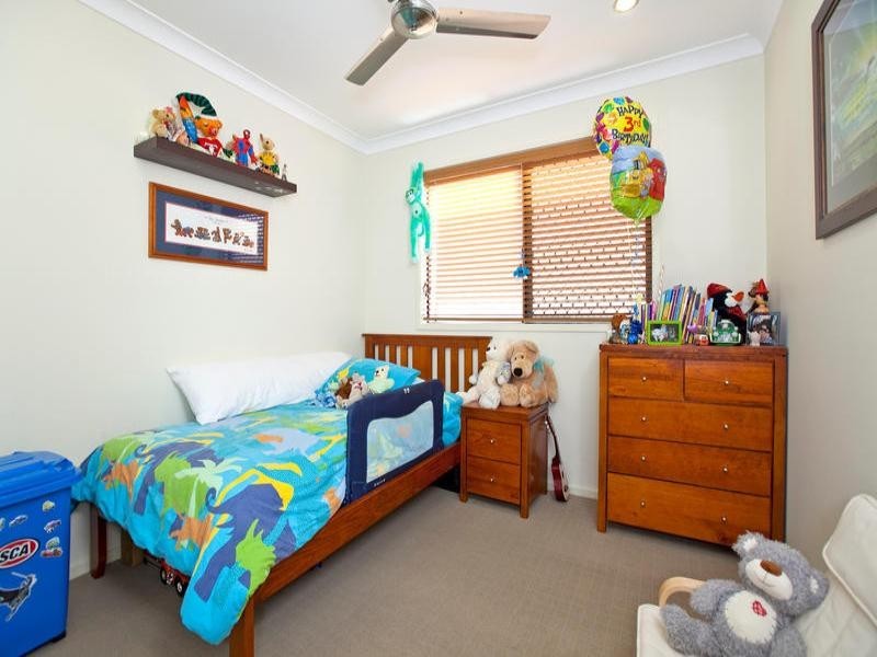 15 Bailey Street, Wakerley QLD 4154