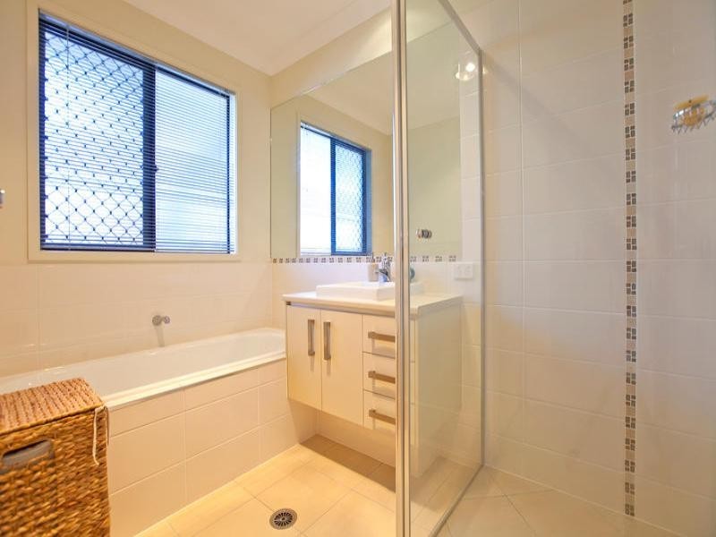 15 Bailey Street, Wakerley QLD 4154