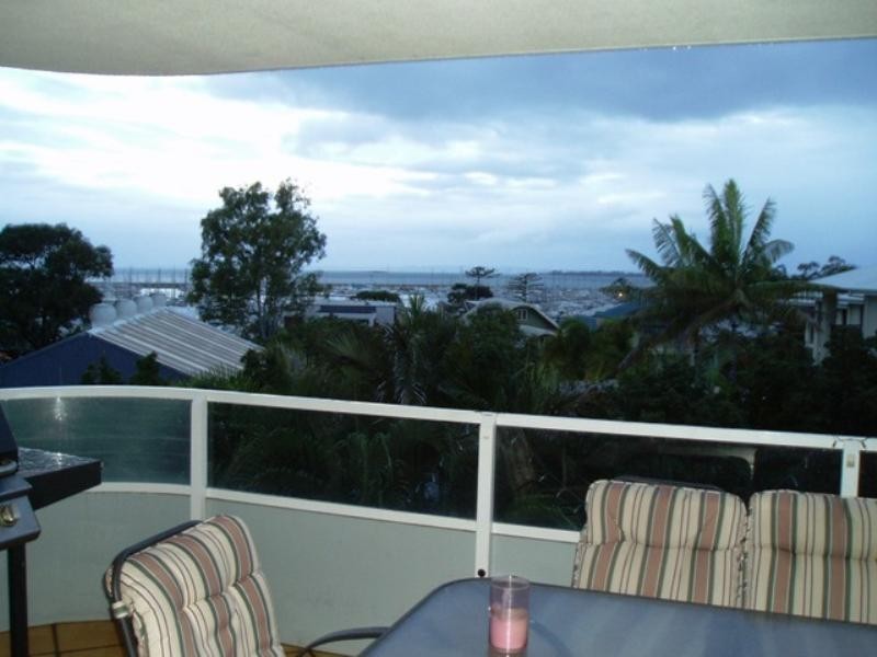 2/35 Benalla Street, Manly QLD 4179