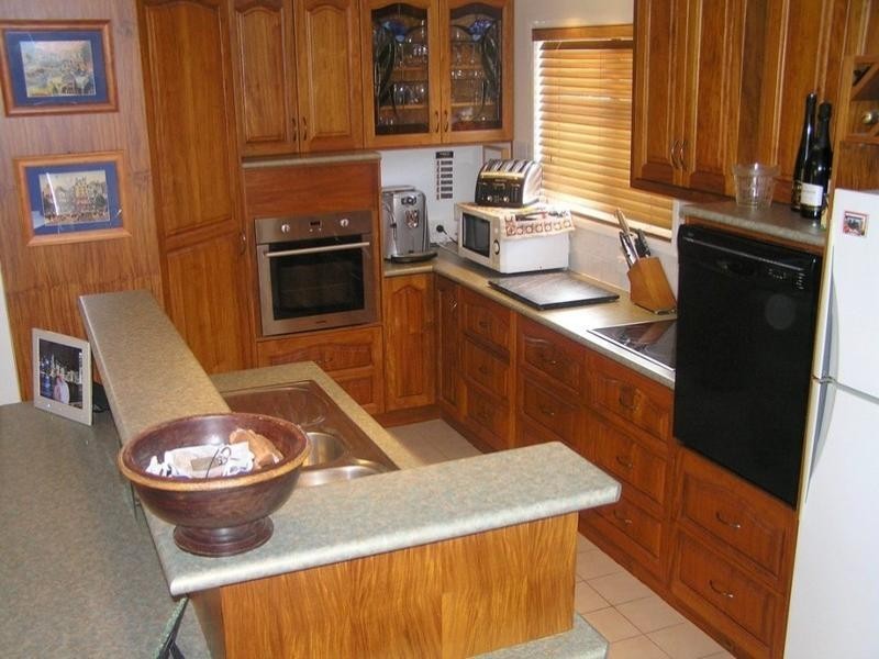 73 Waterview Avenue, Wynnum QLD 4178