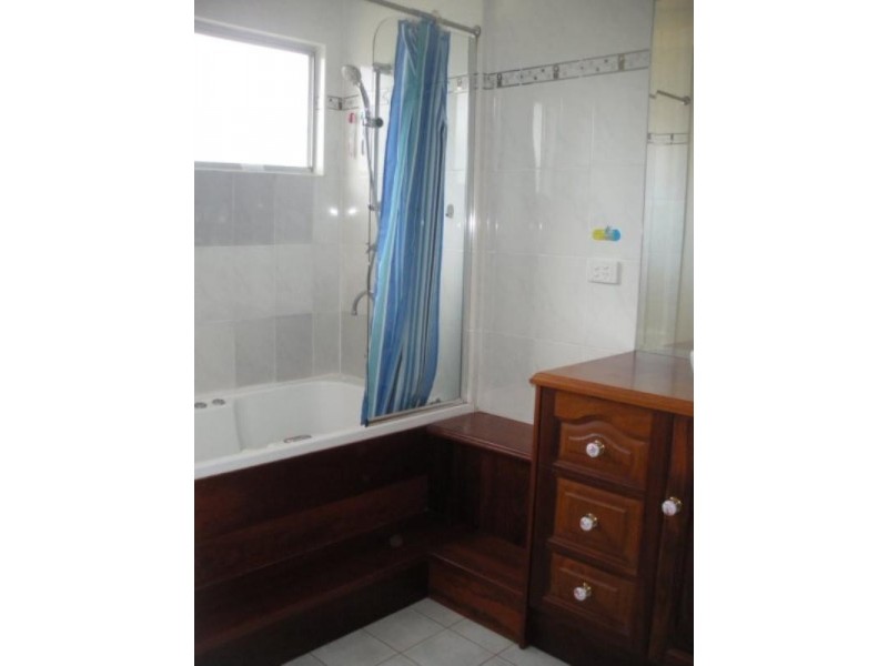 73 Waterview Avenue, Wynnum QLD 4178