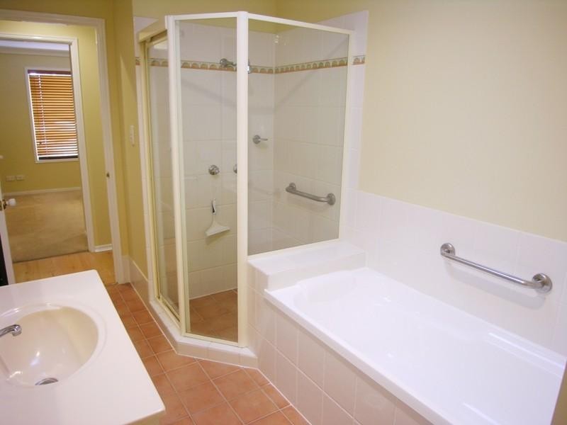 1/8 Drayton Terrace, Wynnum QLD 4178