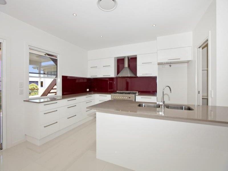 13 Pine Street, Wynnum QLD 4178