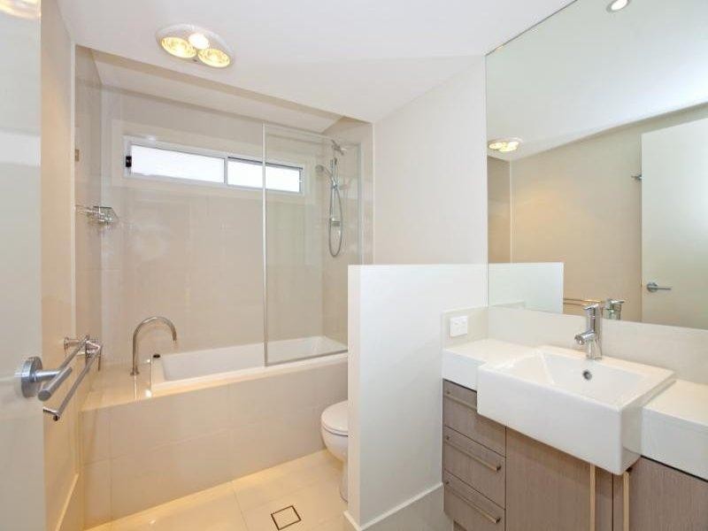 13 Pine Street, Wynnum QLD 4178