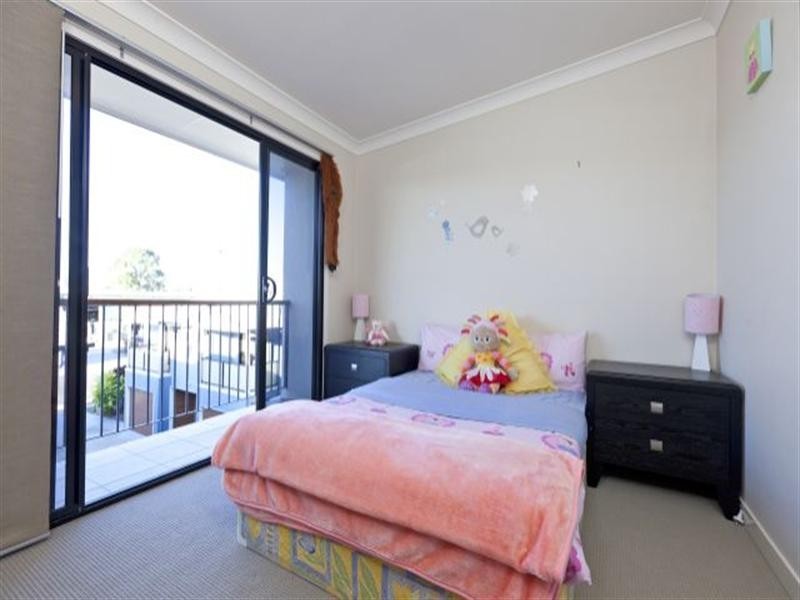 2/6 Emsworth Street, Wynnum QLD 4178