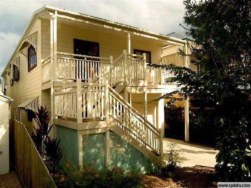 18 Pine Street, Wynnum QLD 4178