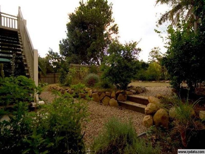 18 Pine Street, Wynnum QLD 4178