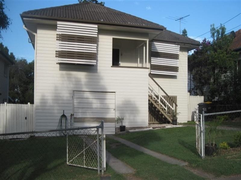 123 Wynnum North Road, Wynnum QLD 4178