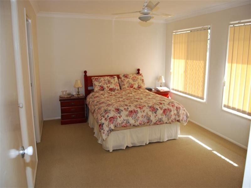 22 Araluen Street, Carindale QLD 4152