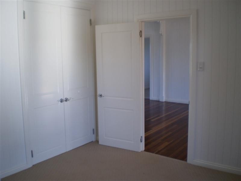 18 Kitchener Street, Wynnum QLD 4178