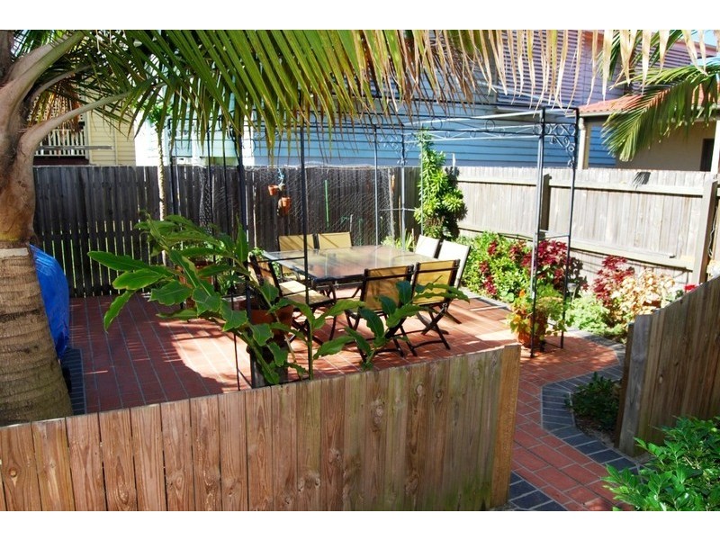 1/101 Dunellan Street, Greenslopes QLD 4120