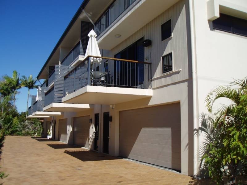 2/6 Emsworth Street, Wynnum QLD 4178