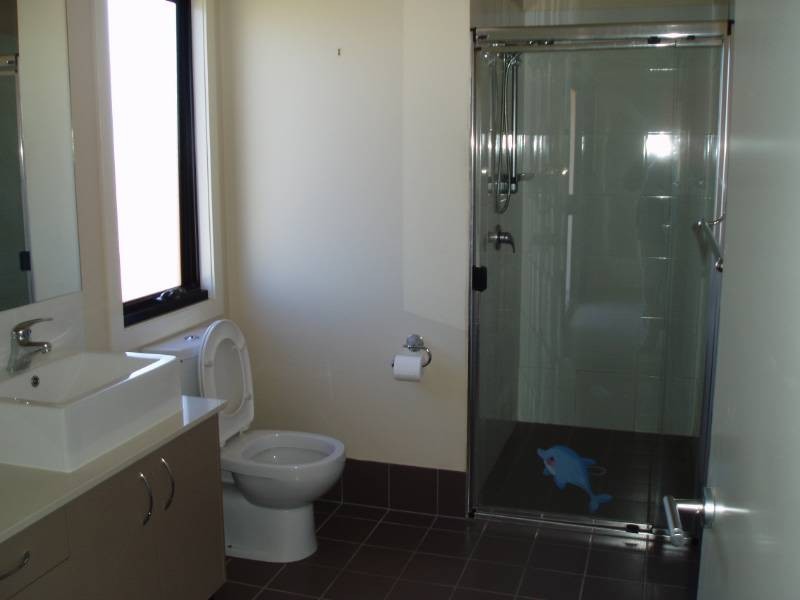 2/6 Emsworth Street, Wynnum QLD 4178