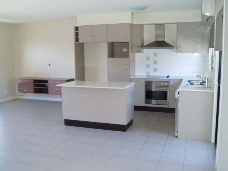 2/6 Emsworth Street, Wynnum QLD 4178