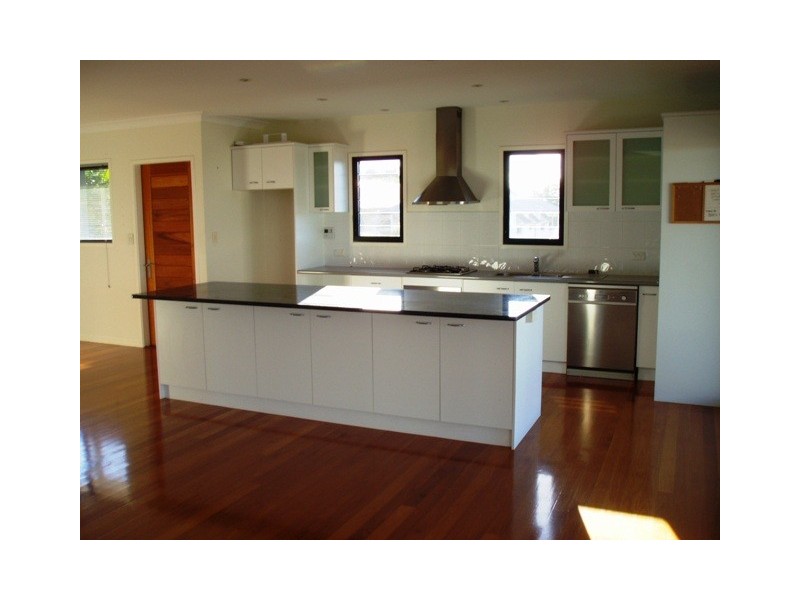 81 Walnut Street, Wynnum QLD 4178