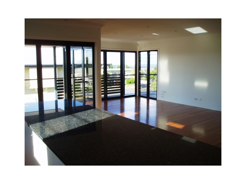 81 Walnut Street, Wynnum QLD 4178