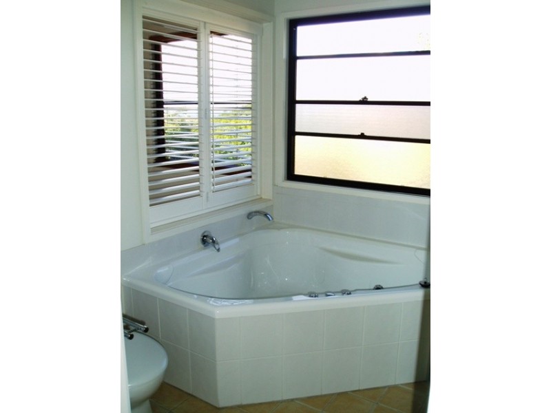 81 Walnut Street, Wynnum QLD 4178