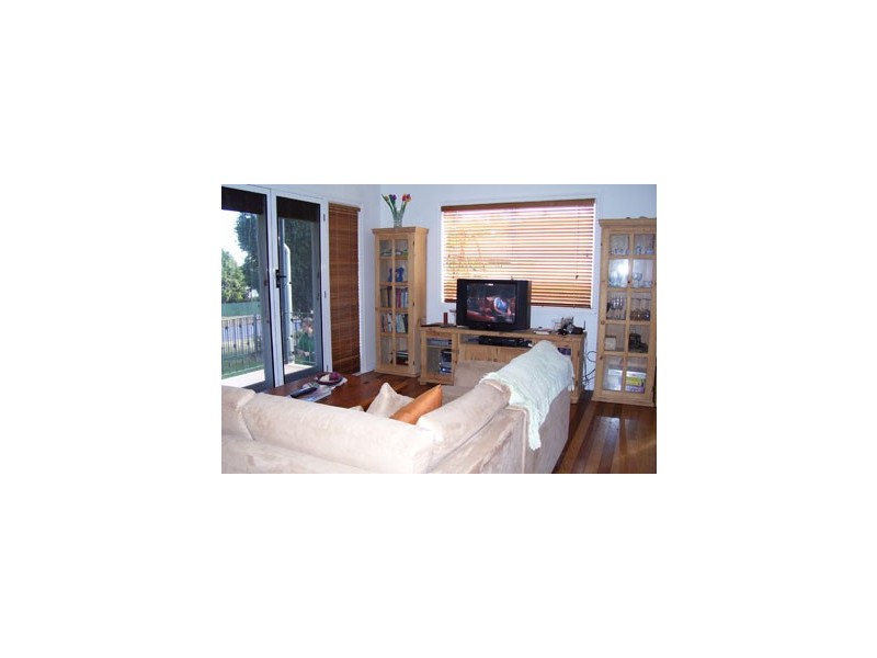 8 Seabreeze Road, Manly West QLD 4179